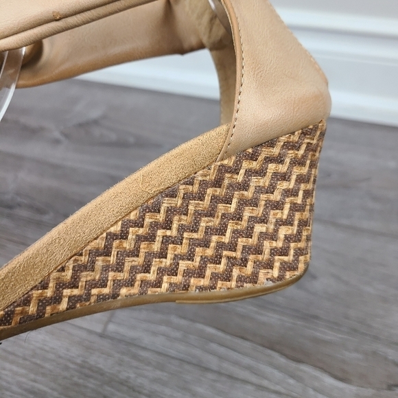 Tan Women's Casual Wedge Bohemian Jeweled Sandals Size 7.5 - Picture 10 of 17